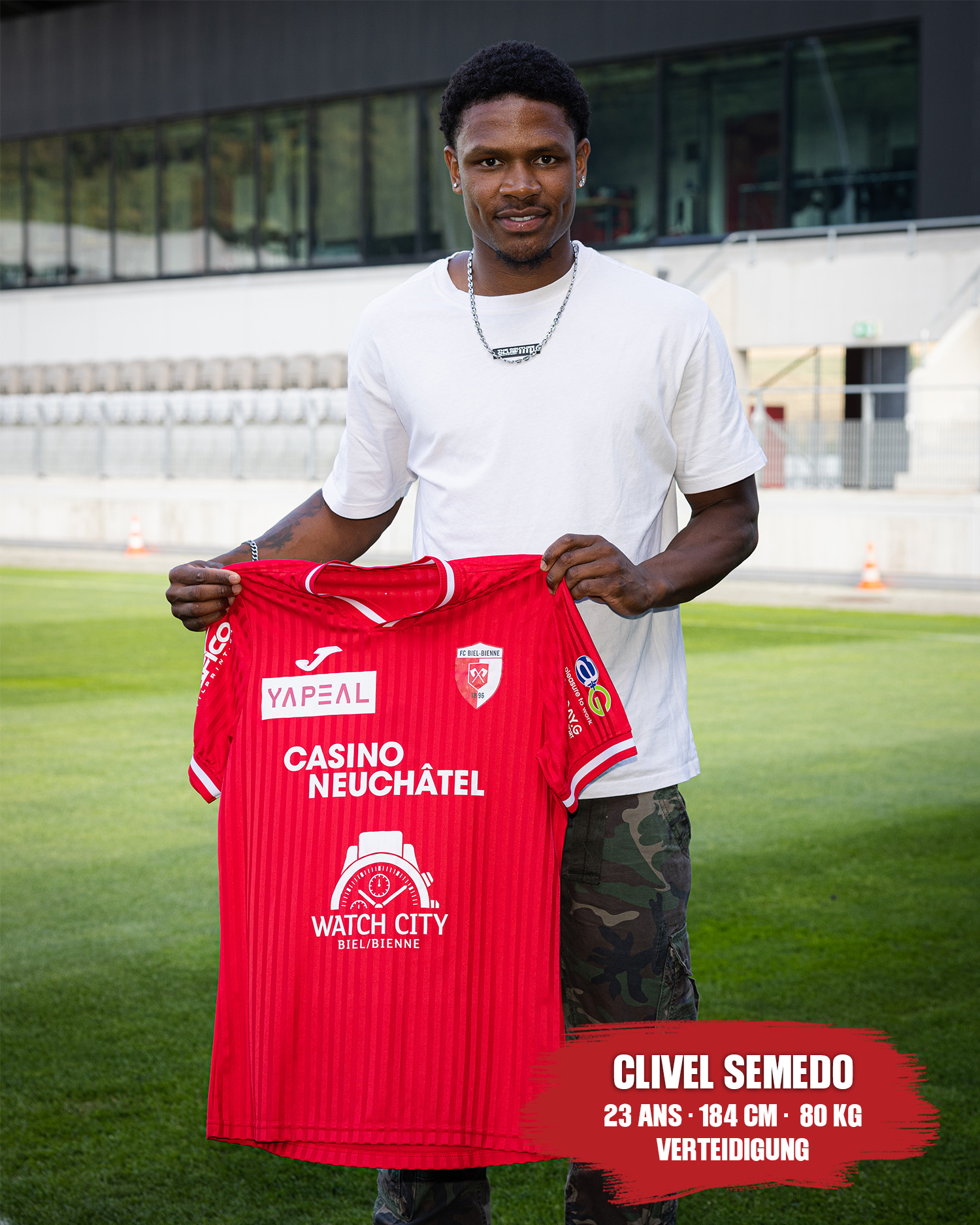 Nous engageons un autre défenseur